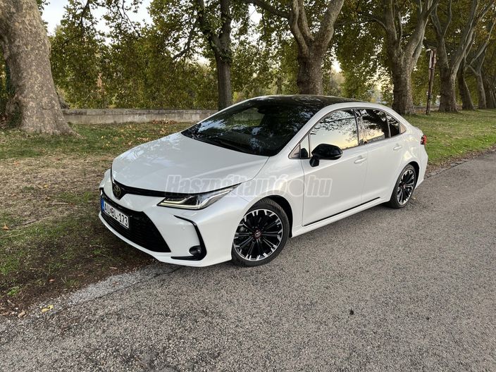 TOYOTA COROLLA Sedan 1.8 Hybrid GR-Sport e-CVT