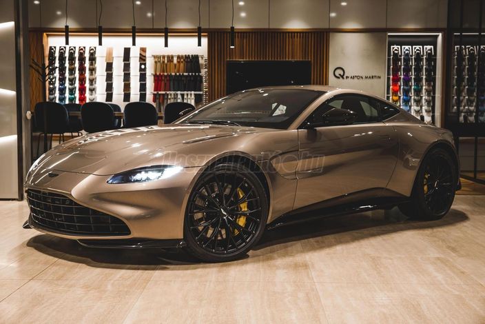 ASTON MARTIN VANTAGE 4.0 V8. (Automata)