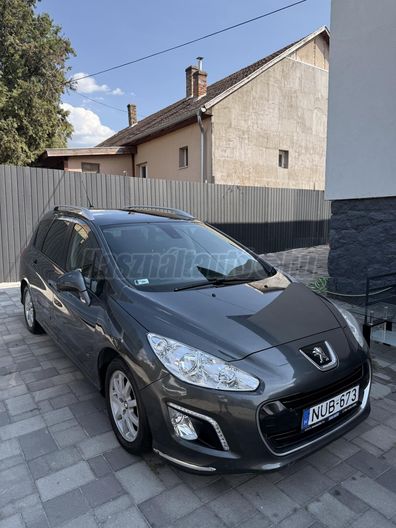 PEUGEOT 308 SW 1.6 e-HDi Active+ (7 személyes )