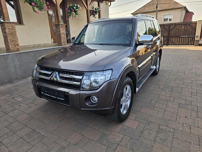 MITSUBISHI PAJERO 3.2 DI-D Special Edition (Automata)