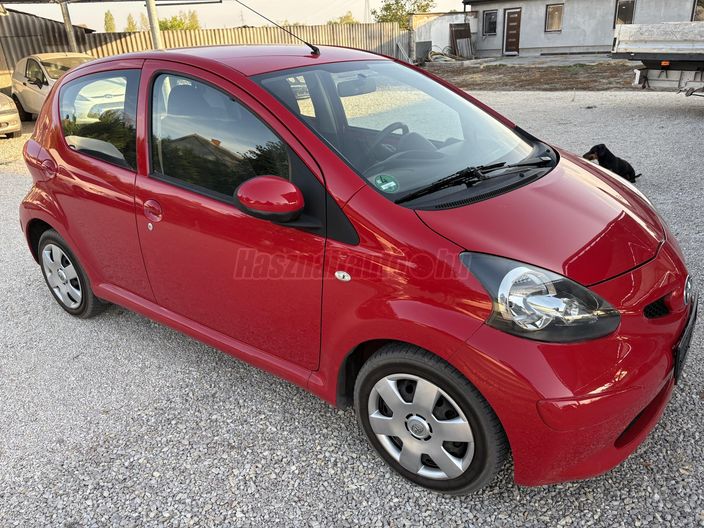 TOYOTA AYGO 1.0 AC