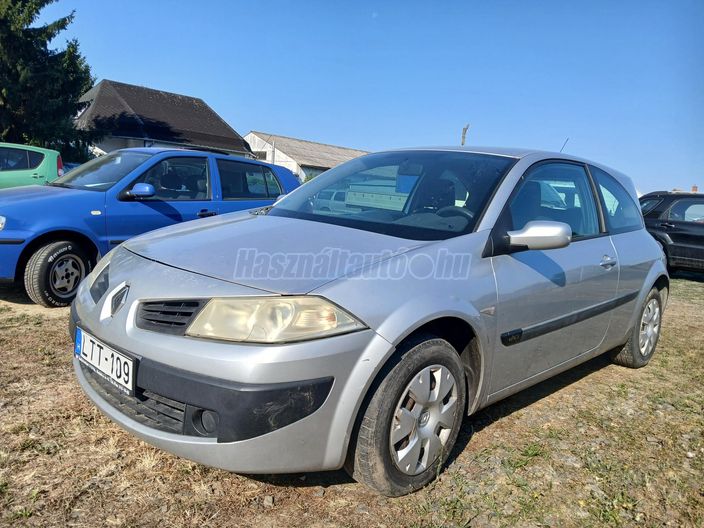 RENAULT MEGANE 1.4 Premiere