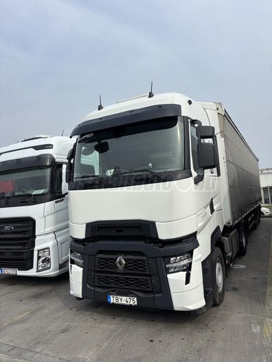 RENAULT T520
