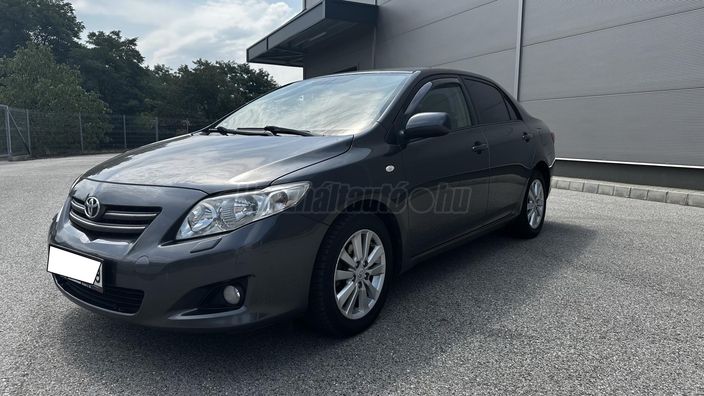 TOYOTA COROLLA Sedan 1.6 Sol