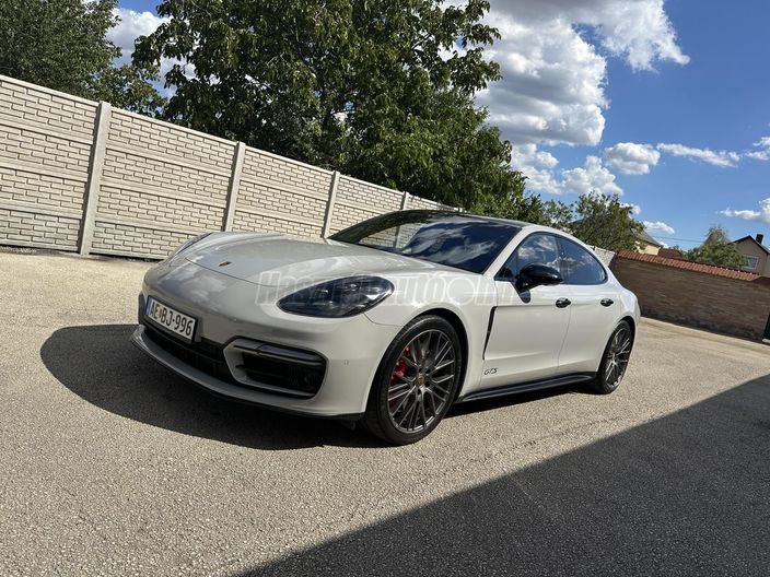 PORSCHE PANAMERA GTS PDK
