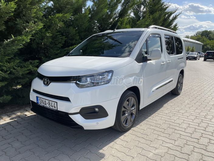 TOYOTA PROACE City Verso 1.2T Family L2H1 [7 személy]