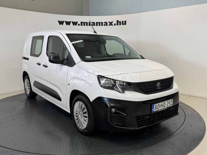 PEUGEOT PARTNER 1.5 BlueHDi 100 Asphalt L1 1000 (3 személyes )