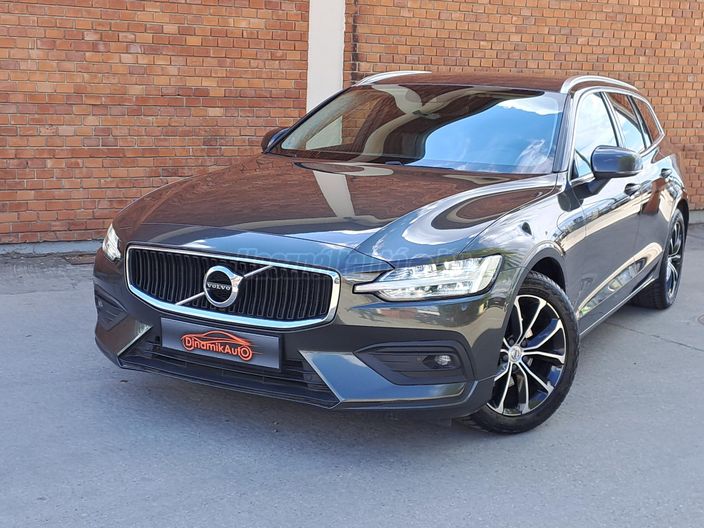 VOLVO V60 2.0 D [D3] Momentum Pro