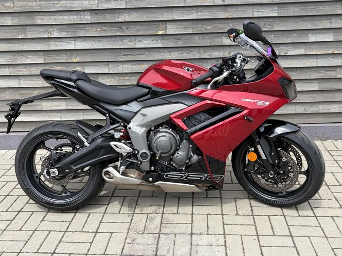 TRIUMPH DAYTONA