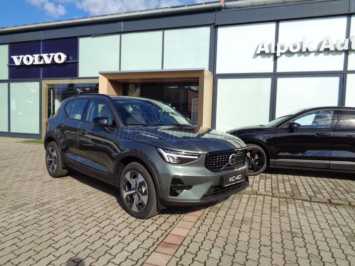 VOLVO XC40 2.0 [B3] MHEV Ultra Dark DCT