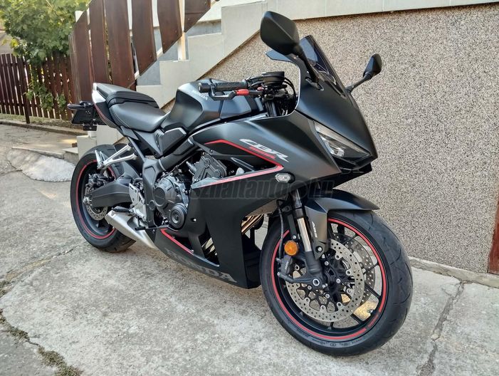 HONDA CBR 650 R