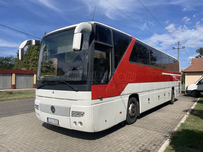 MERCEDES-BENZ TOURISMO