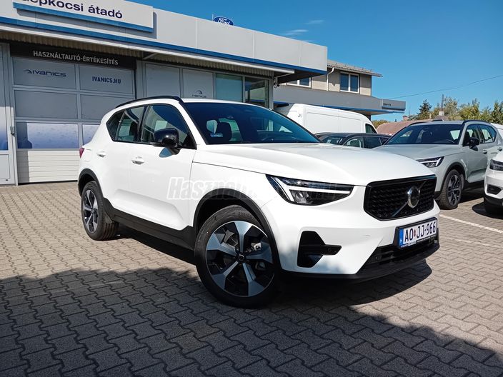 VOLVO XC40 2.0 [B3] MHEV Plus Dark DCT