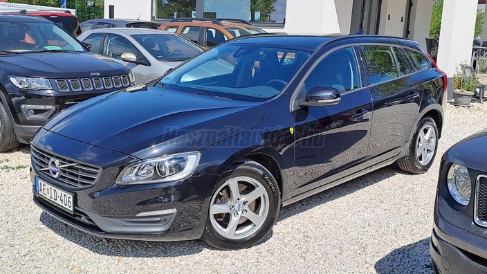 VOLVO V60 1.6 D [D2] Momentum
