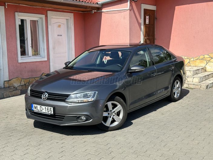 VOLKSWAGEN JETTA 1.6 CR TDI Trendline