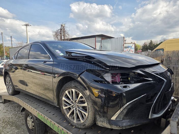 LEXUS ES 300h Business Edition Tech CVT