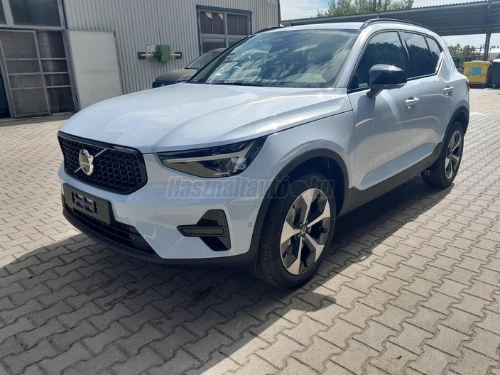 VOLVO XC40 2.0 [B3] MHEV Plus Dark DCT