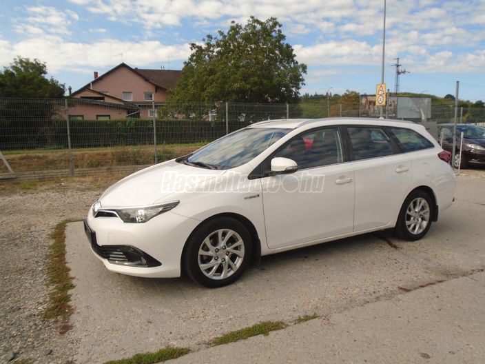 TOYOTA AURIS 1.8 HSD Live (Automata)