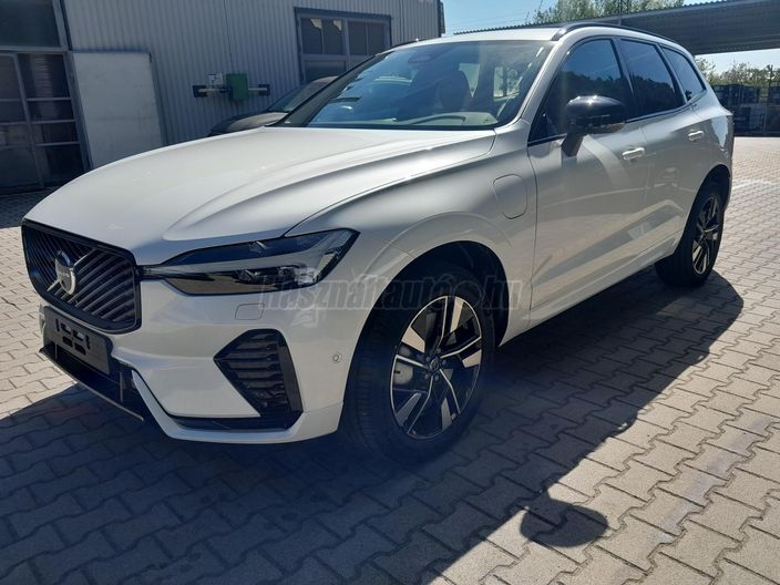 VOLVO XC60 2.0 [T6] Plus Dark AWD Geartronic