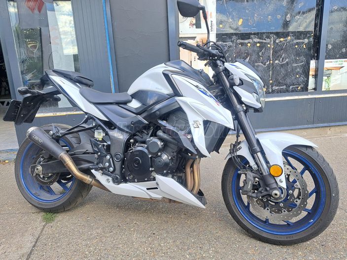 SUZUKI GSX-S 750