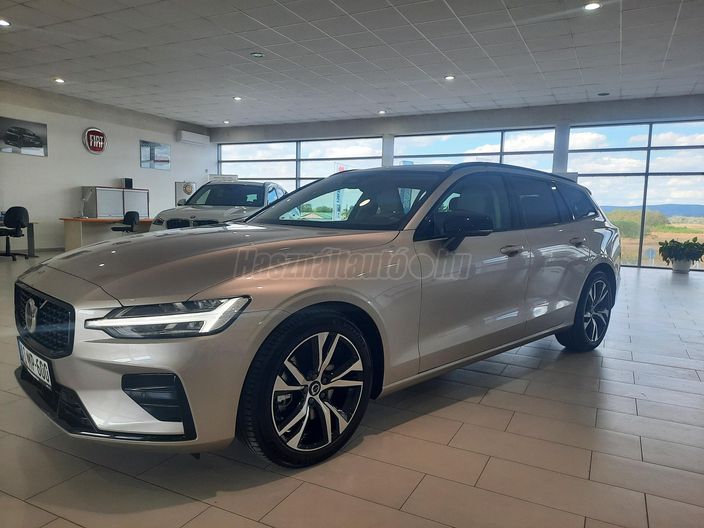 VOLVO V60 2.0 [B4] MHEV Plus Dark DCT