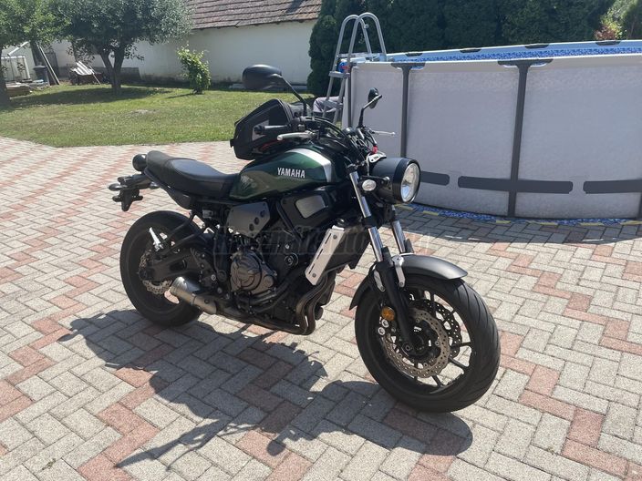 YAMAHA XSR 700