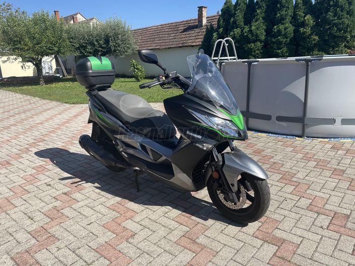 KAWASAKI J 300