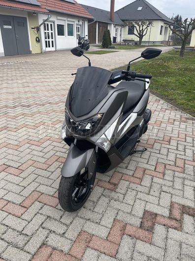 YAMAHA NMAX