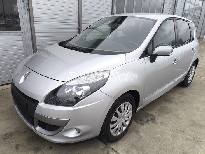 RENAULT SCENIC Scénic 1.5 dCi TomTom EDC