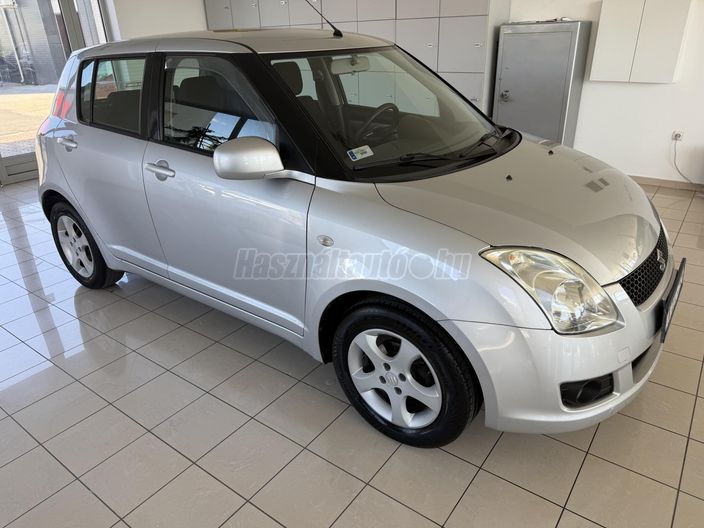 SUZUKI SWIFT 1.3 GLX CD AC Mistic Plus