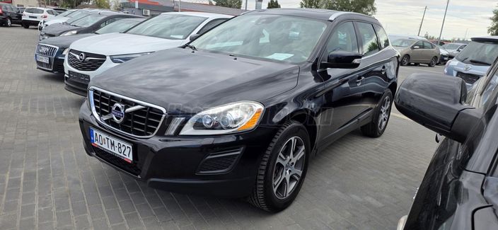 VOLVO XC60 2.4 D [D3] Summum
