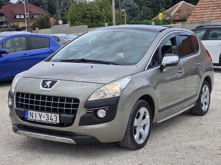PEUGEOT 3008 1.6 e-HDi Premium 2TR