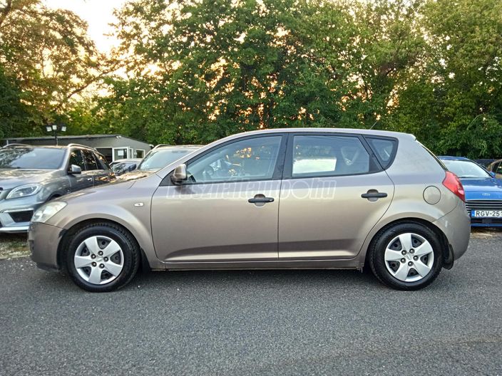 KIA CEE'D 1.6 CRDi EX