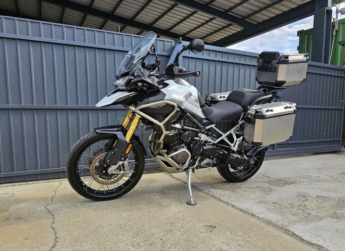TRIUMPH TIGER 1200