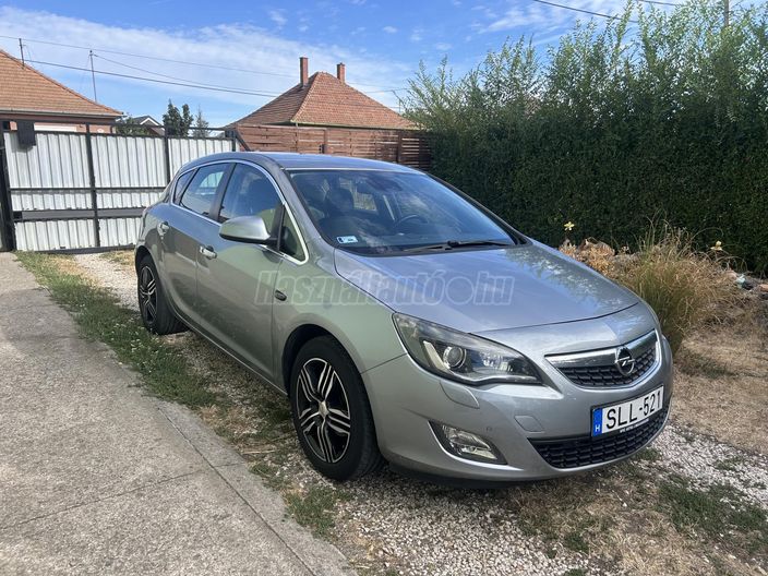 OPEL ASTRA J 1.6 Essentia