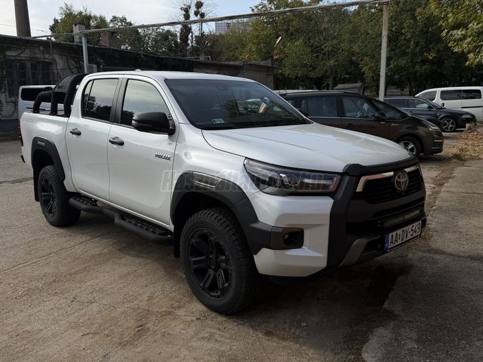 TOYOTA HILUX 2.8 D-4D 4x4 Double Invincible (Automata)