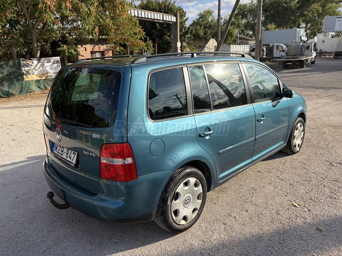 VOLKSWAGEN TOURAN 2.0 FSI Trendline