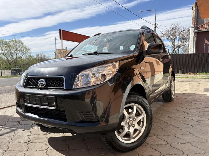 DAIHATSU TERIOS 1.5 4WD Top