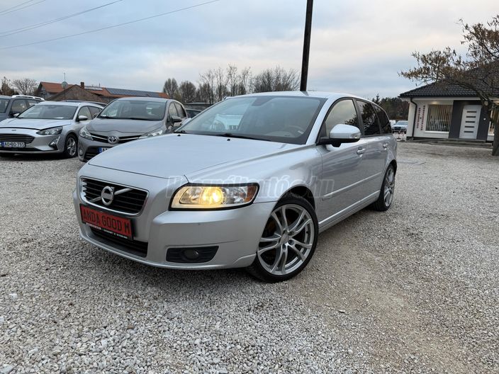 VOLVO V50 1.6 D [D2]