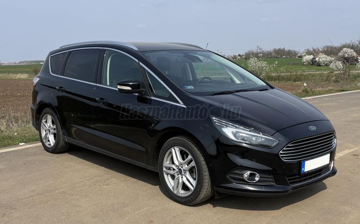FORD S-MAX 1.5 EcoBoost Titanium [7 személy]
