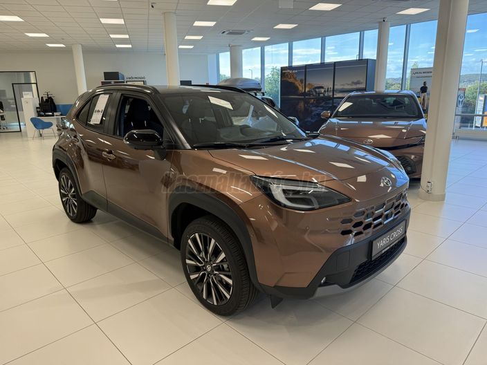 TOYOTA YARIS CROSS 1.5 Hybrid Executive bi-tone Tech AWD e-CVT