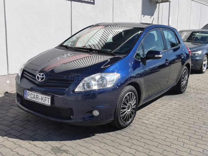 TOYOTA AURIS 1.6 Luna