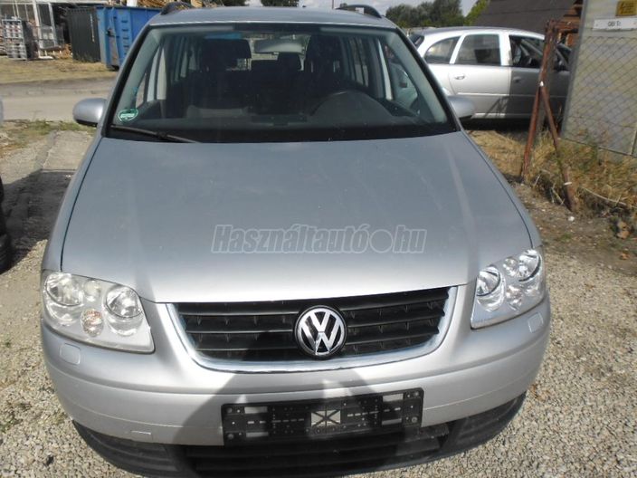 VOLKSWAGEN TOURAN 1.6 FSI Trendline