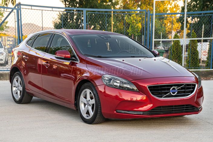 VOLVO V40 1.6 D [D2] Momentum