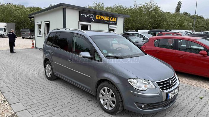 VOLKSWAGEN TOURAN 2.0 PD TDI Highline Family DSG