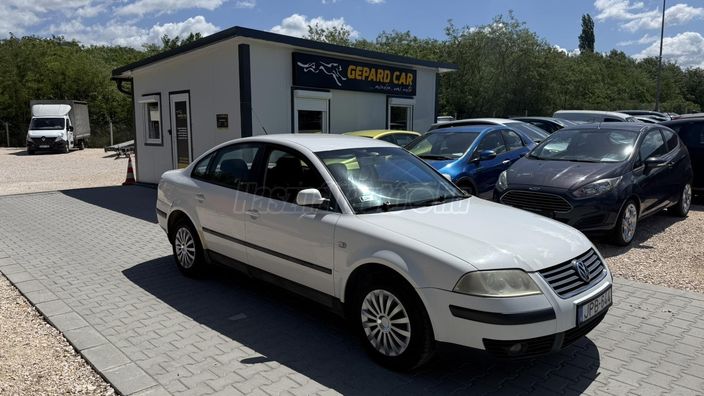 VOLKSWAGEN PASSAT 1.6 Comfortline