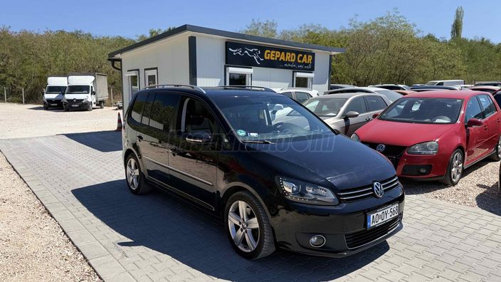 VOLKSWAGEN TOURAN 2.0 CR TDI Highline DSG [7 személy]