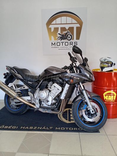 YAMAHA FZS 1000 (FAZER)