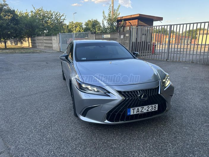LEXUS ES 300h Prestiege Top CVT