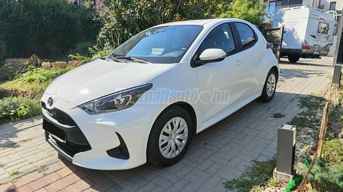 TOYOTA YARIS 1.5 Hybrid Comfort Style Tech e-CVT